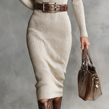 Margarida - Vestido Midi de Malha com Decote em V Slim Fit