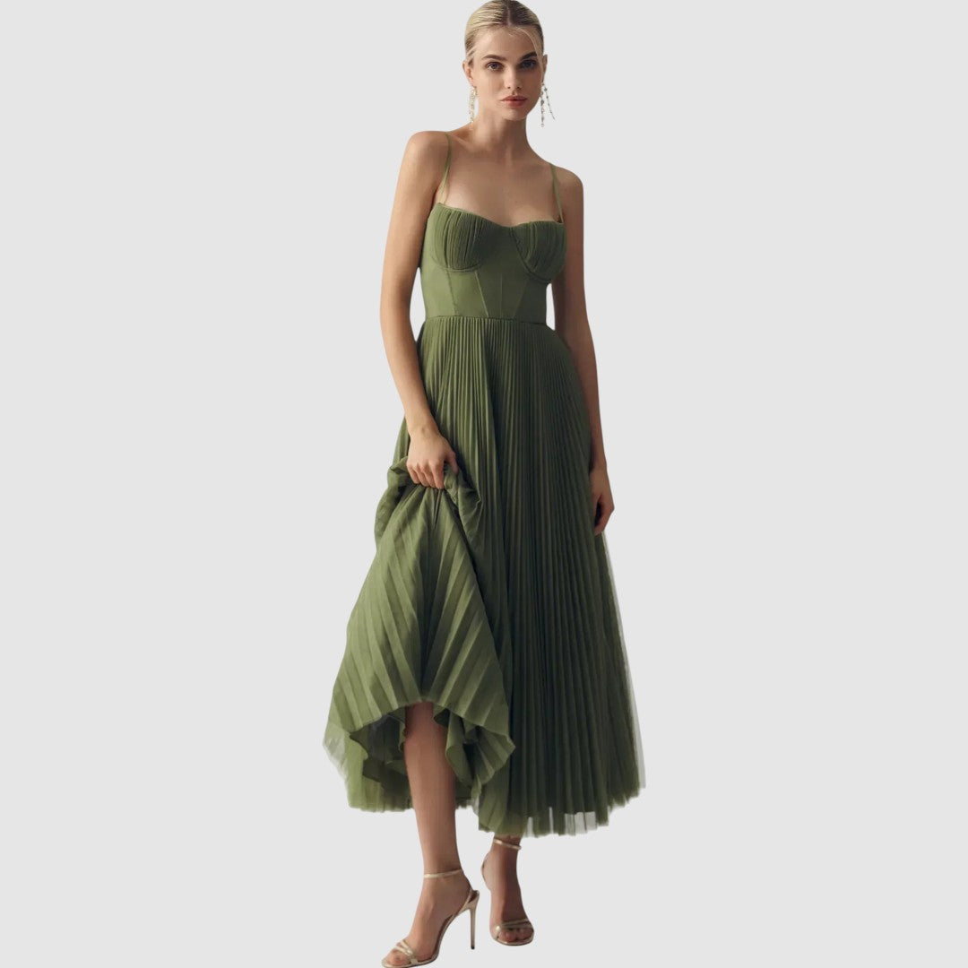 Adéla - Elegância moderna com costas nuas