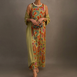 Daniela - Vestido longo com padrão floral e colete ajustado