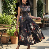 Bea - Vestido Midi Plissado com Gola Alta e Corte Floral
