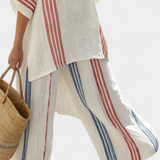 Ludovica – top às riscas multicolorido sofisticado e calças mediterrânicas