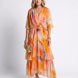 Calista | Vestido Maxi com Decote em V, Camadas e Cintura com Laço