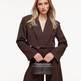 Modelo Cropped em V Castanho Escuro - Blazer