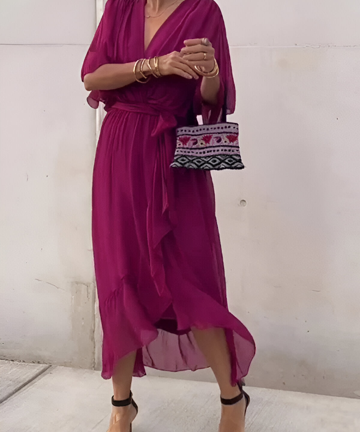 Moniek™ | Elegante vestido midi plissado com laço