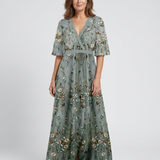 Evadne | Vestido Maxi Floral com Decote em V e Mangas Curtas