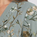 Evadne | Vestido Maxi Floral com Decote em V e Mangas Curtas