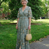 Evadne | Vestido Maxi Floral com Decote em V e Mangas Curtas