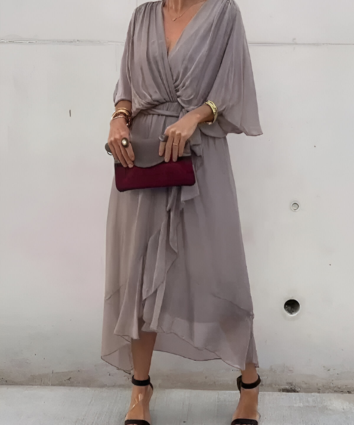 Moniek™ | Elegante vestido midi plissado com laço