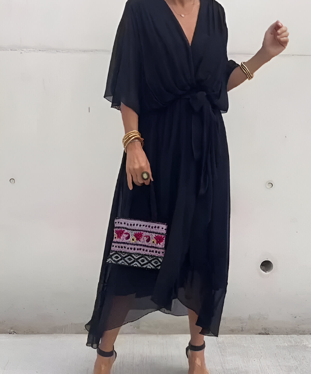 Moniek™ | Elegante vestido midi plissado com laço