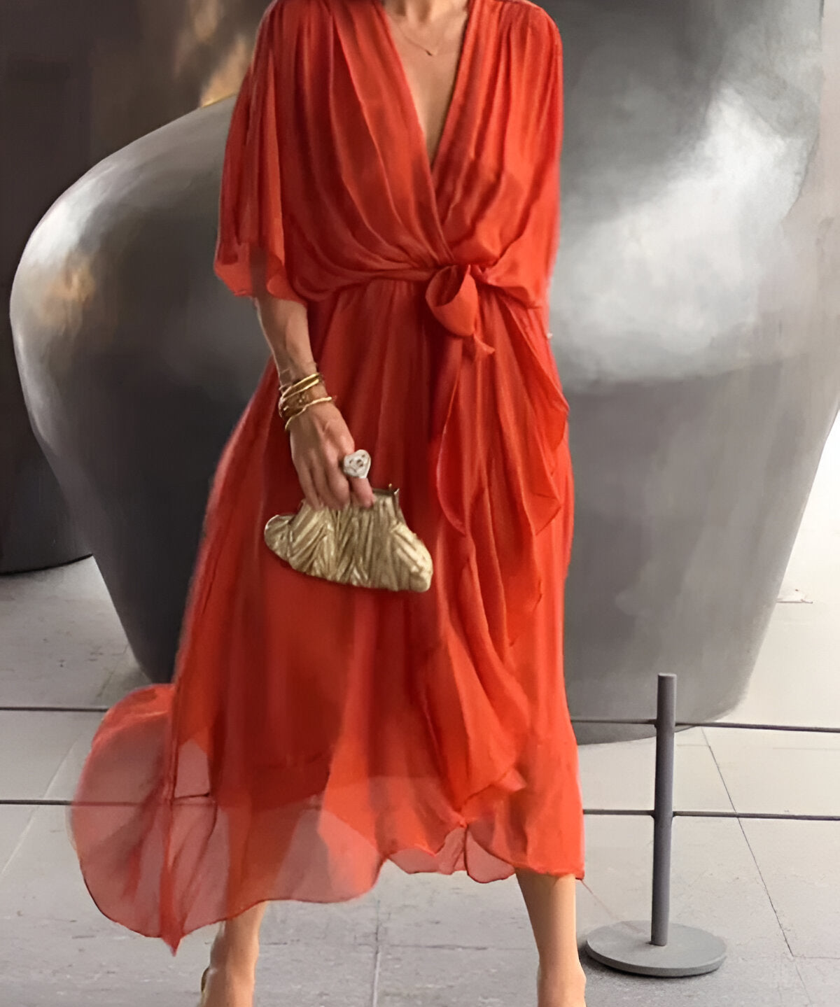 Moniek™ | Elegante vestido midi plissado com laço